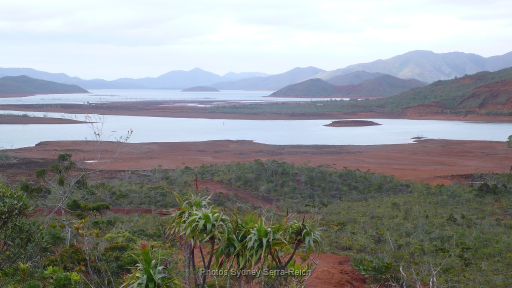 La caledonie Sauvage et sa terre rouge  Lac de Yate.JPG - La Calédonie Sauvage et sa terre rouge - Lac de Yaté. Août 2014